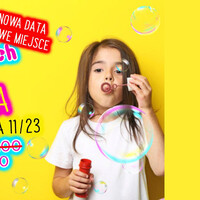 Typograficzna reklama imprezy, dziewczyna puszczająca bańki i rysunek Kici Koci  