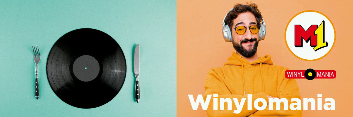 Mężczyzna z słuchawkami na uszach i płyta winylowa zamiast talerza, obok widelec i nóż.