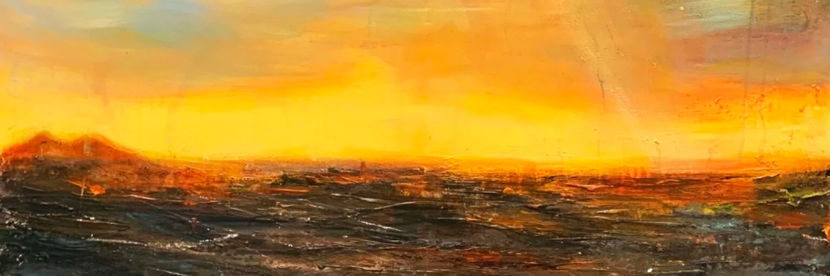Malarski krajobraz przedstawiający niebo w kolorze żółto-pomarańczowym, a niżej morze