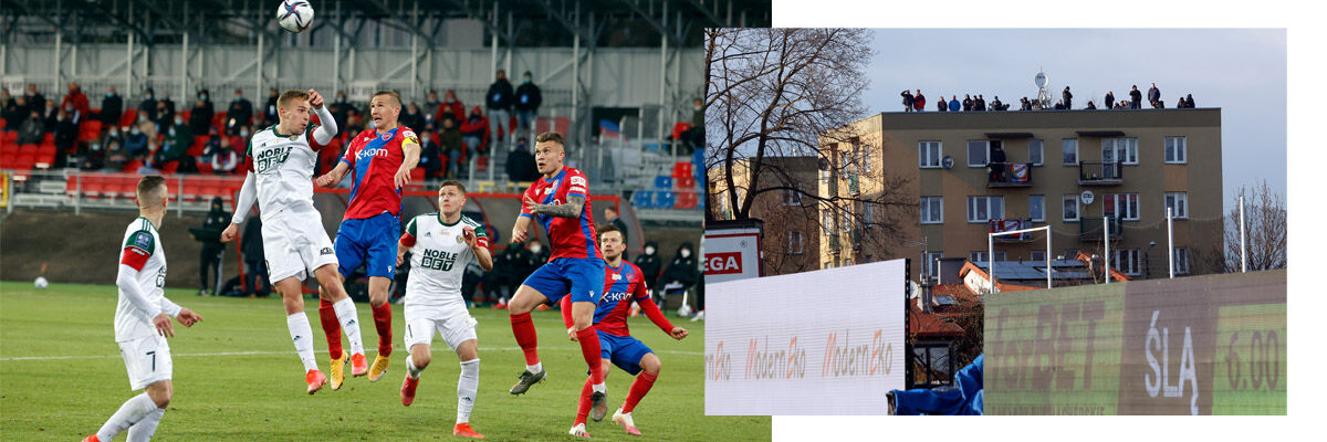 Na zdjęciach piłkarze Rakowa Częstochowy grający ze Śląskiem Wrocław i kibice Rakowa oglądający mecz z dachu budynku. 